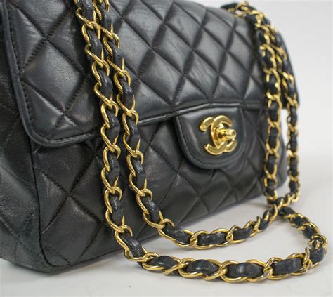 chanel quilted bag with chain strap